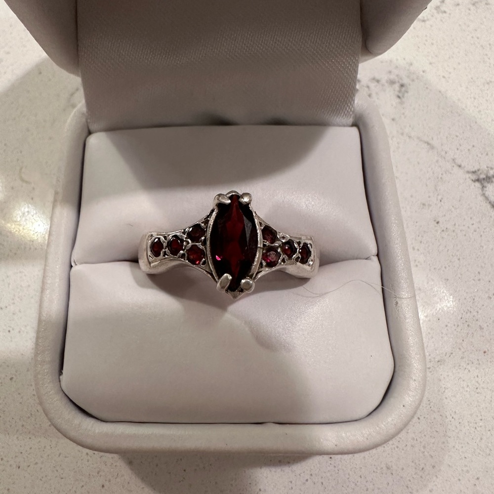 Sterling silver/garnet ring size 8
